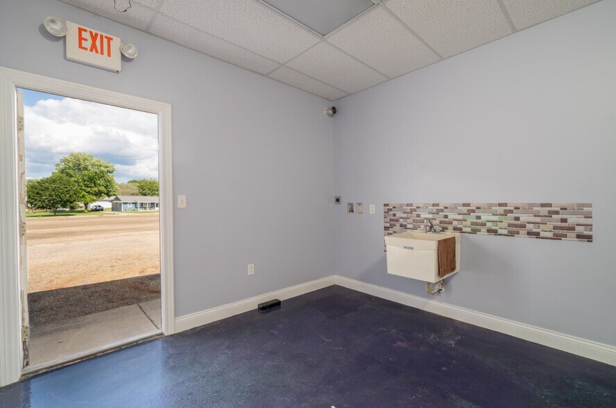More Photos Of 4806 Cleveland Ave S, Canton Storefront Retail Office For Sale
