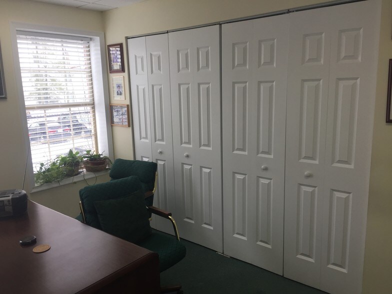 More Photos Of 8607-8609 2nd Ave, Silver Spring Medical For Sale