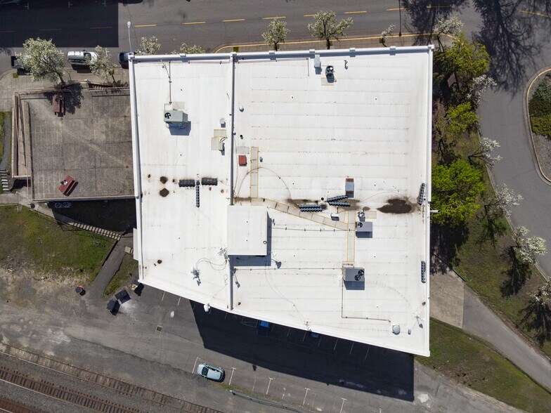 More Photos Of 616 Industrial St, Hood River Unknown For Lease