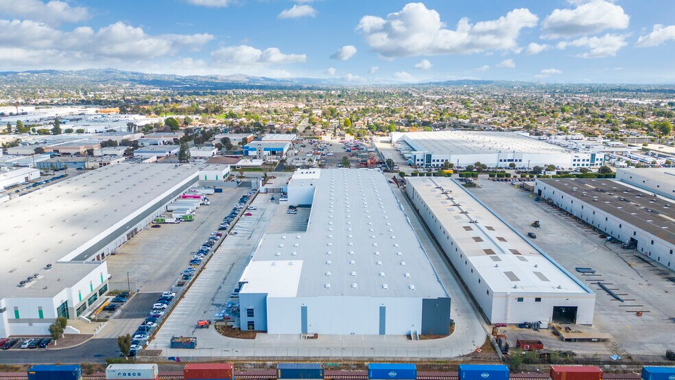 More Photos Of 11401 Greenstone Ave, Santa Fe Springs Distribution For Lease