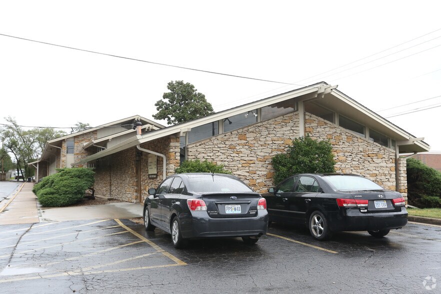 More Photos Of 8600 W 95th St, Overland Park Medical For Lease