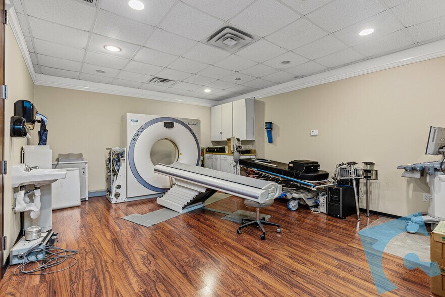 More Photos Of 1601 Lancaster Dr, Grapevine Medical For Lease