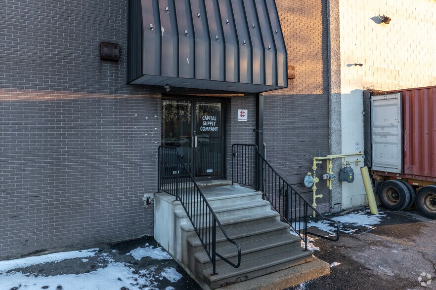 More Photos Of 111-115 Castle Rd, Secaucus Warehouse For Lease