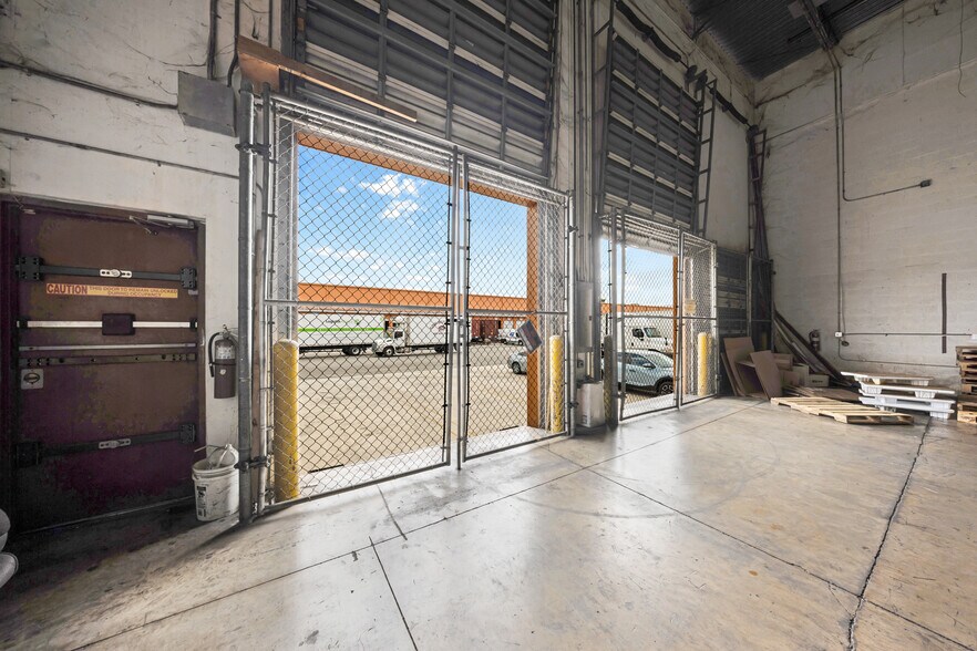 More Photos Of 3301-3389 NW 97th Ave, Miami Warehouse For Lease