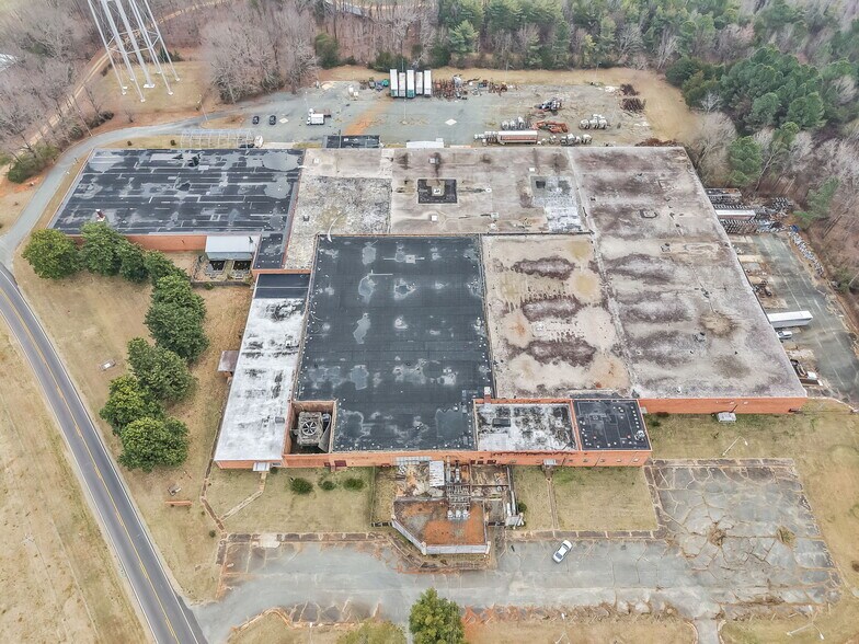 More Photos Of 1000 E Butler Ave, Liberty Manufacturing For Sale