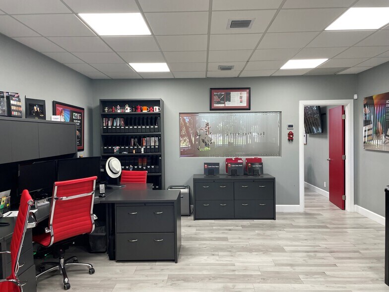 More Photos Of 2300 NW Corporate Blvd, Boca Raton Office For Sale