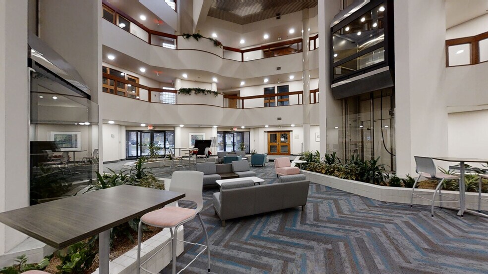 More Photos Of 3560 W Market St, Akron Office For Lease