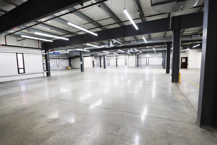 More Photos Of 1034 Pearl St, Brockton Warehouse For Lease