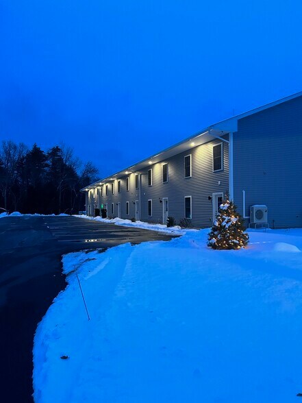More Photos Of 6 Oxbow Pond Rd, Canterbury Flex For Lease