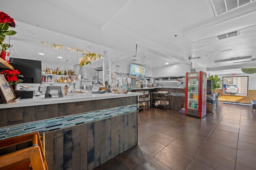 More Photos Of 5828 W Indian School Rd, Phoenix Restaurant For Sale