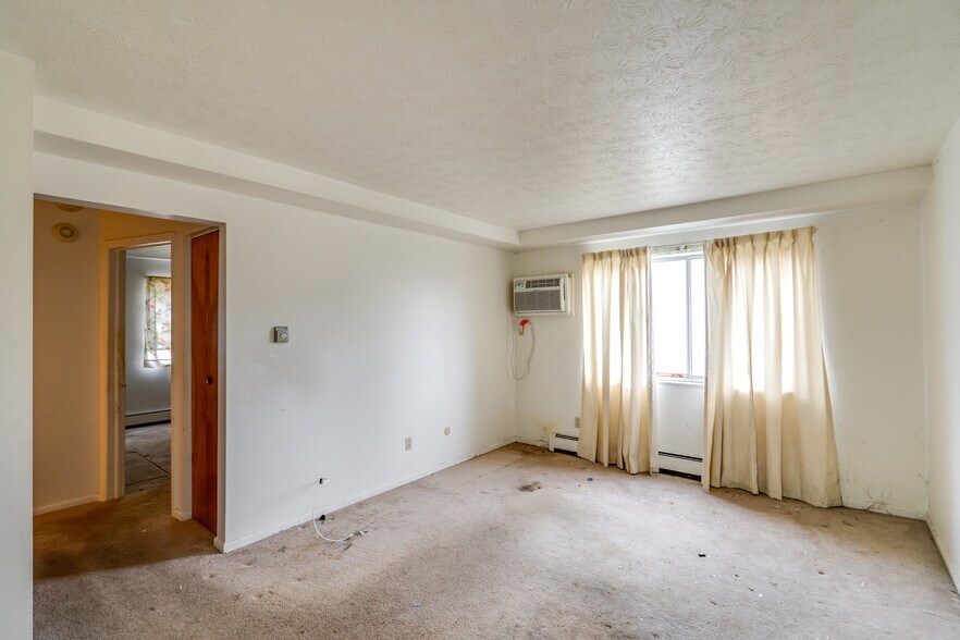 More Photos Of 2615 Ellet Ave, Akron Apartments For Sale