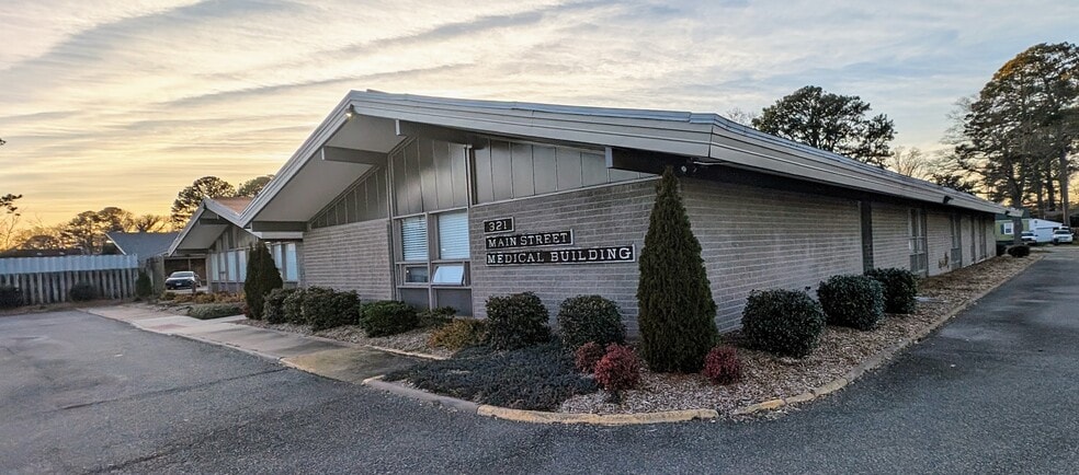 More Photos Of 321 Main St, Newport News Medical For Lease