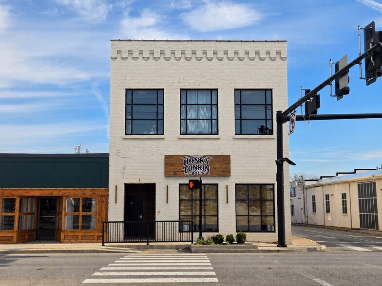 Primary Photo Of 1 N Lowry St, Smyrna Restaurant For Sale
