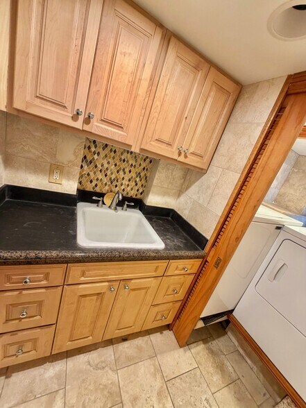 More Photos Of 653 Ramona Ave - Office/Live-Work, Laguna Beach Office For Lease