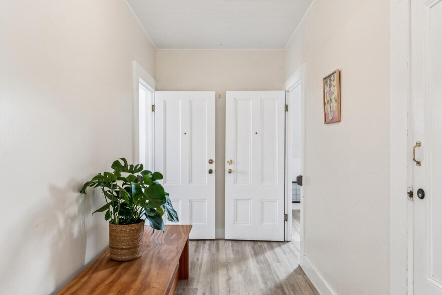 More Photos Of 11 Wharf Rd, Bolinas General Retail For Sale