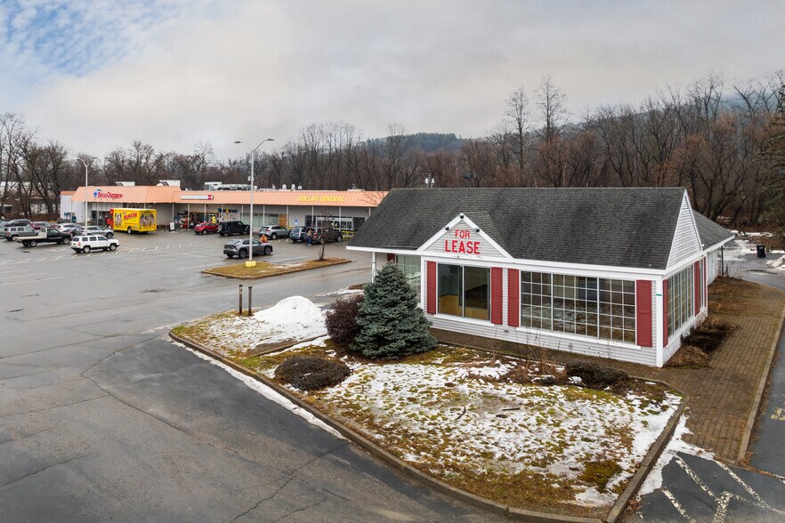 Primary Photo Of 2781 US Route 5 N, Windsor Fast Food For Sale