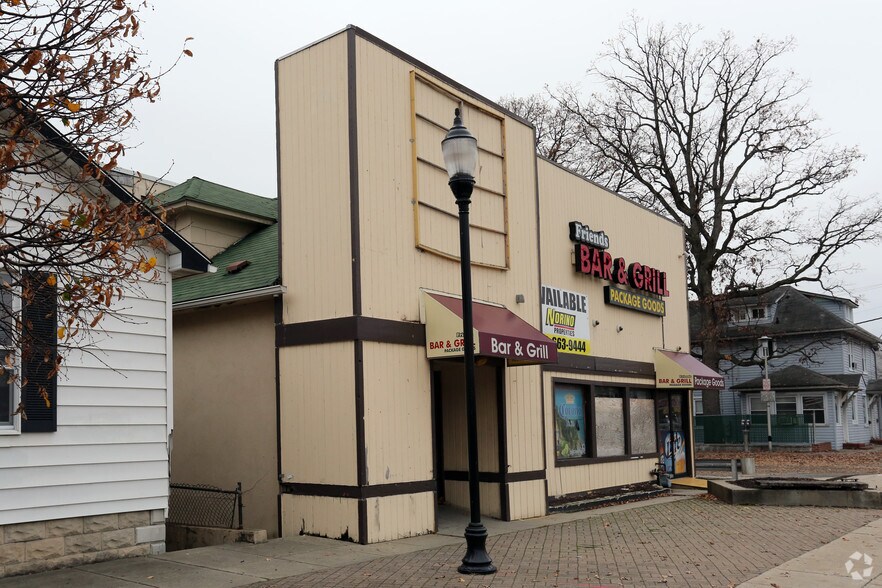 More Photos Of 409 Eastern, Essex Restaurant For Sale