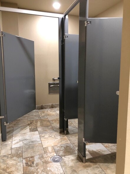 More Photos Of 2588 Highway 158, June Lake Storefront For Sale