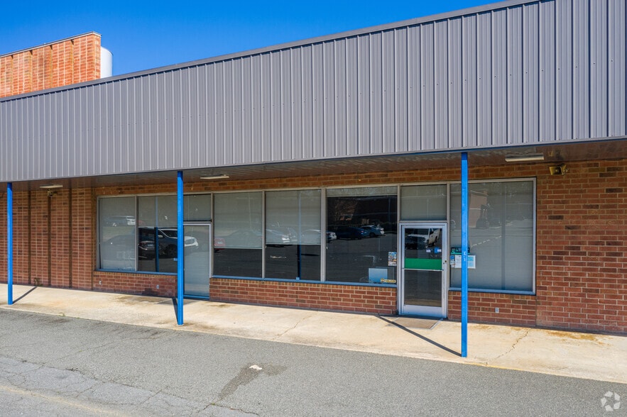 More Photos Of 2725 Old Monroe Rd, Matthews Freestanding For Lease