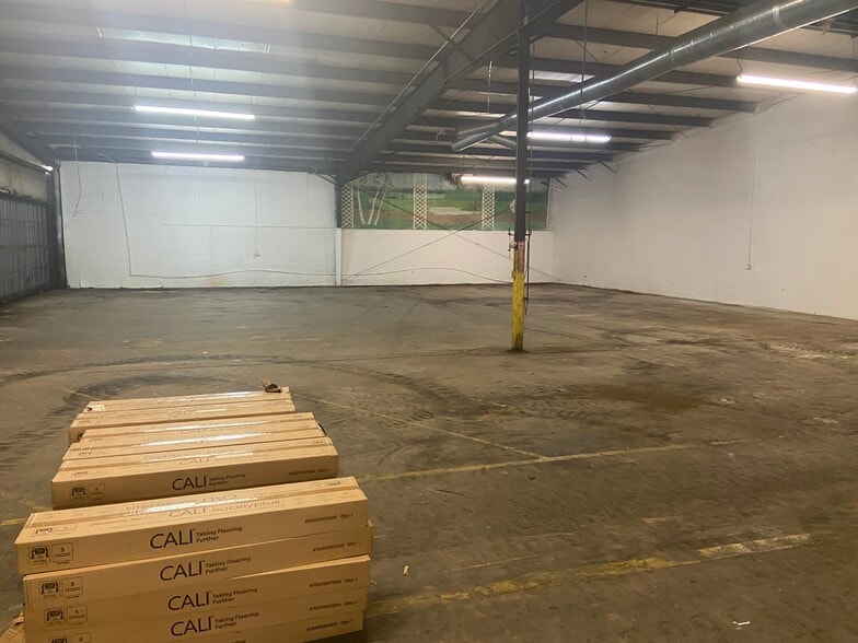 More Photos Of 1014 Holloway Ave, Albany Warehouse For Sale