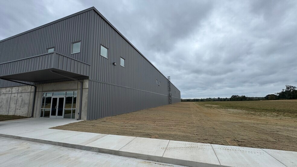 More Photos Of 17 Tab Way, Baldwyn Warehouse For Sale