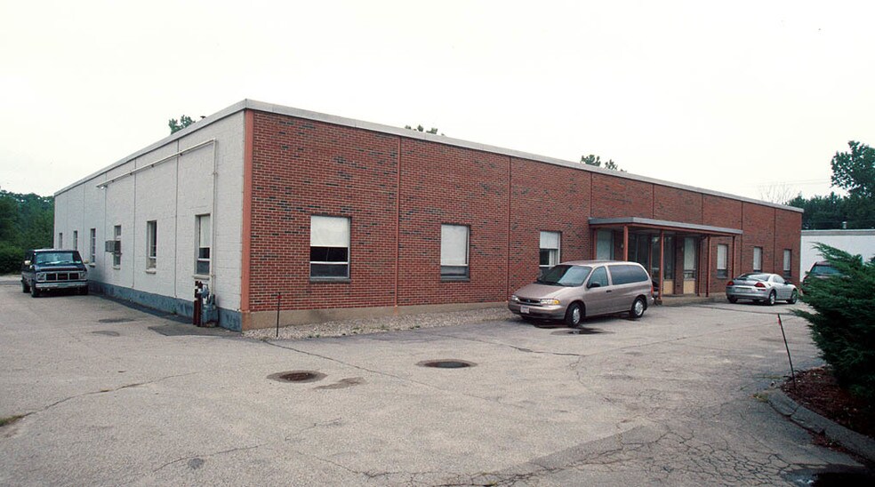 Primary Photo Of 550 Turnpike St, Canton Warehouse For Lease