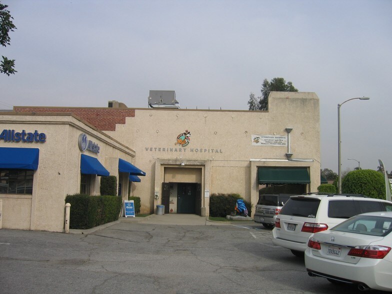 More Photos Of 135 W Foothill Blvd, Monrovia Storefront Retail Office For Lease