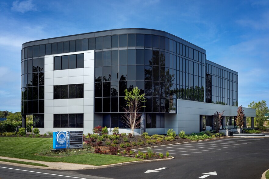 Primary Photo Of 2150 Joshuas Path, Hauppauge Office For Lease