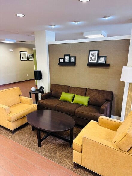 More Photos Of 4450 Rhea County Hwy, Dayton Hotel For Sale