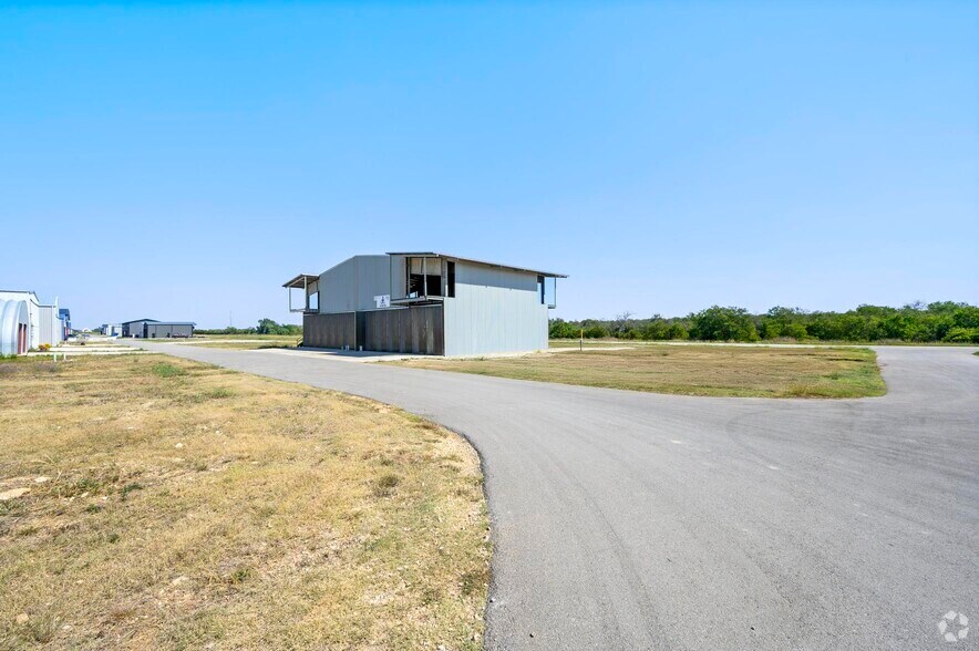 More Photos Of 15850 Salado Airport Rd, Salado Industrial For Sale
