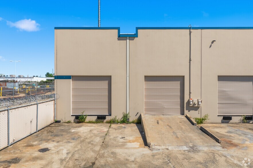 More Photos Of 18207 Chisholm Trl, Houston Unknown For Lease