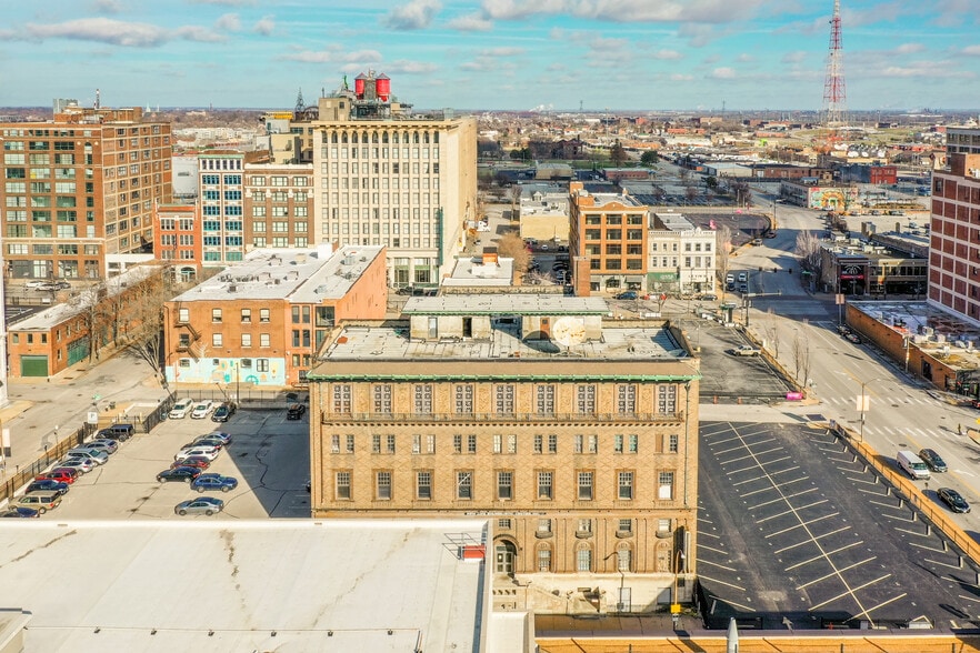 More Photos Of 1411 Locust St, Saint Louis Shelter For Sale