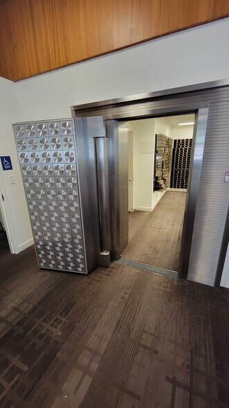 More Photos Of 501 N Olympic Ave, Arlington Bank For Sale