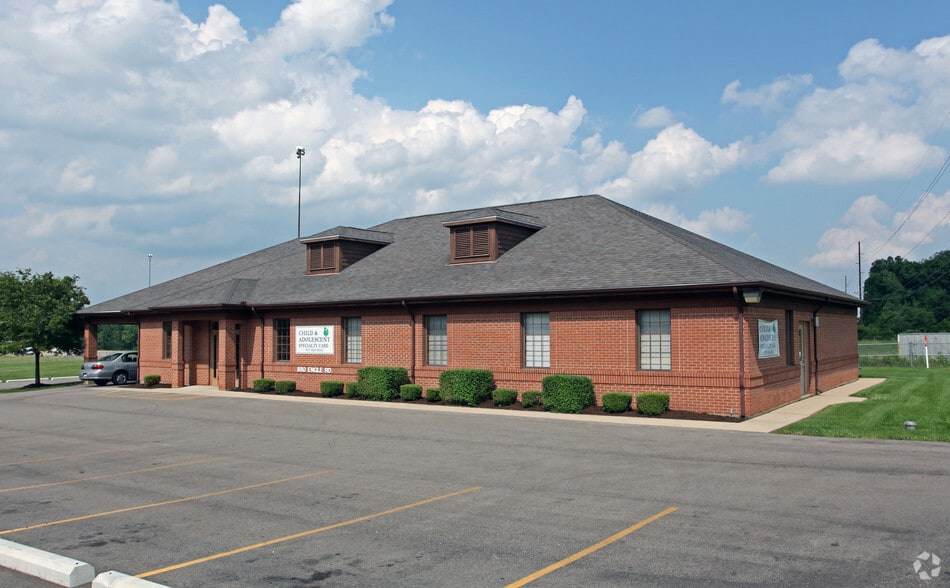 Primary Photo Of 880 Engle Rd, Vandalia Medical For Lease