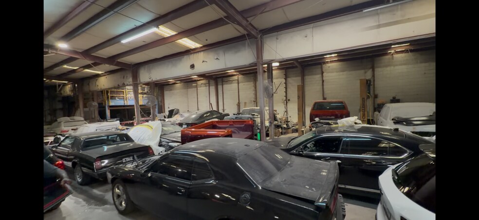 More Photos Of 1001-1015 Jefferson Davis Hwy, Richmond Auto Repair For Sale