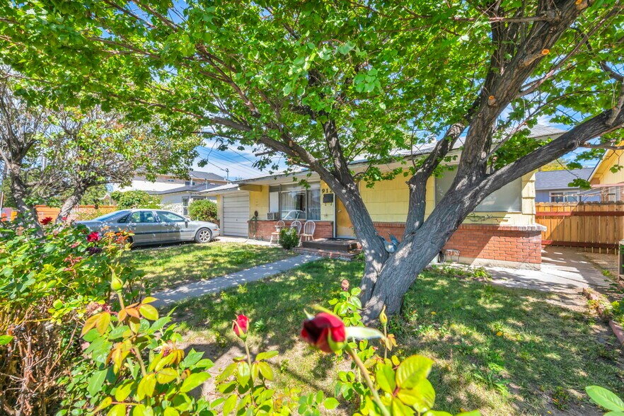 More Photos Of 908 12th St, Sparks Apartments For Sale