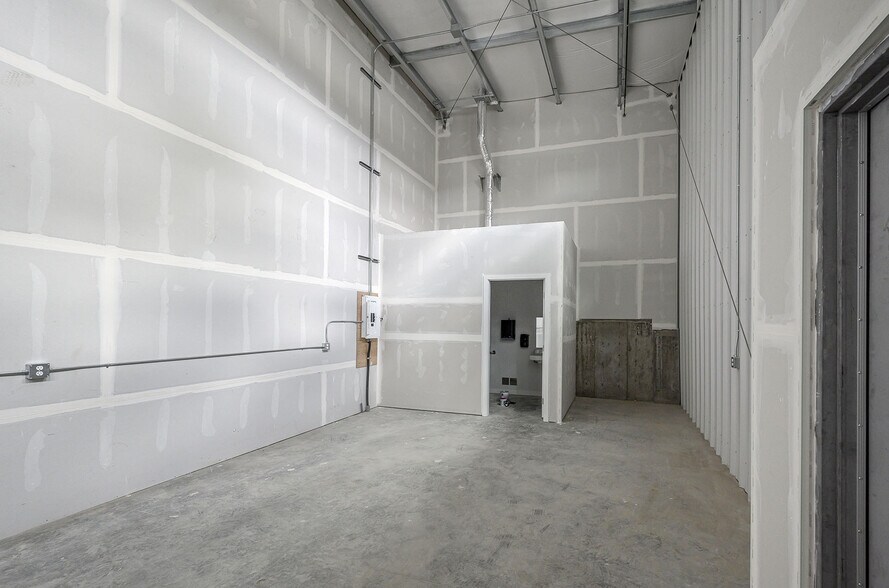 More Photos Of 240 Larkspur St, Kamloops Industrial For Sale