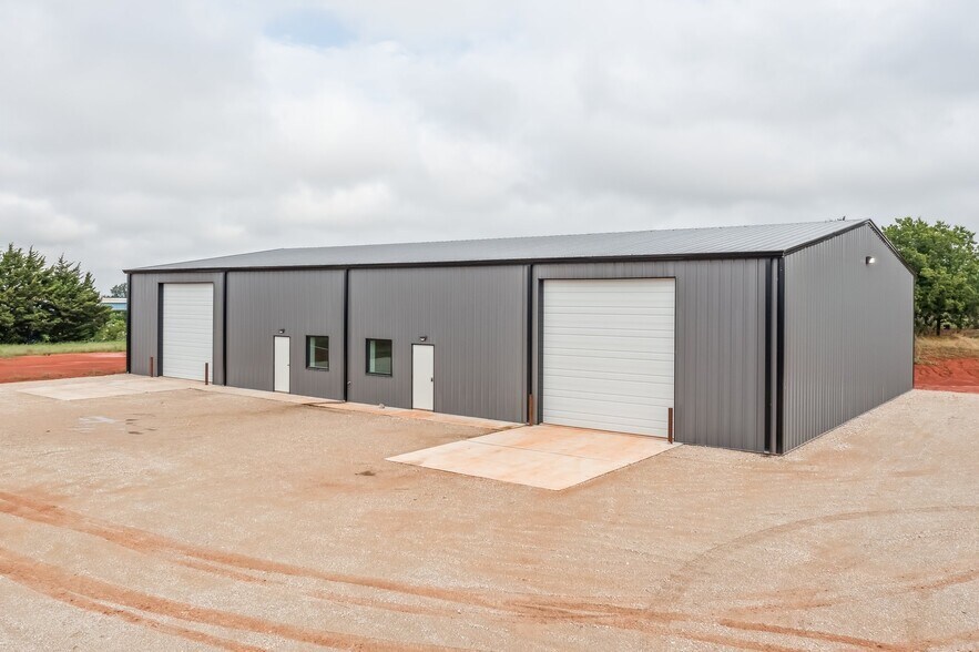 More Photos Of 5286 NE Highway 33, Guthrie Warehouse For Lease