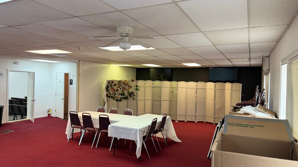 More Photos Of 465 Nashua Rd, Dracut Medical For Sale