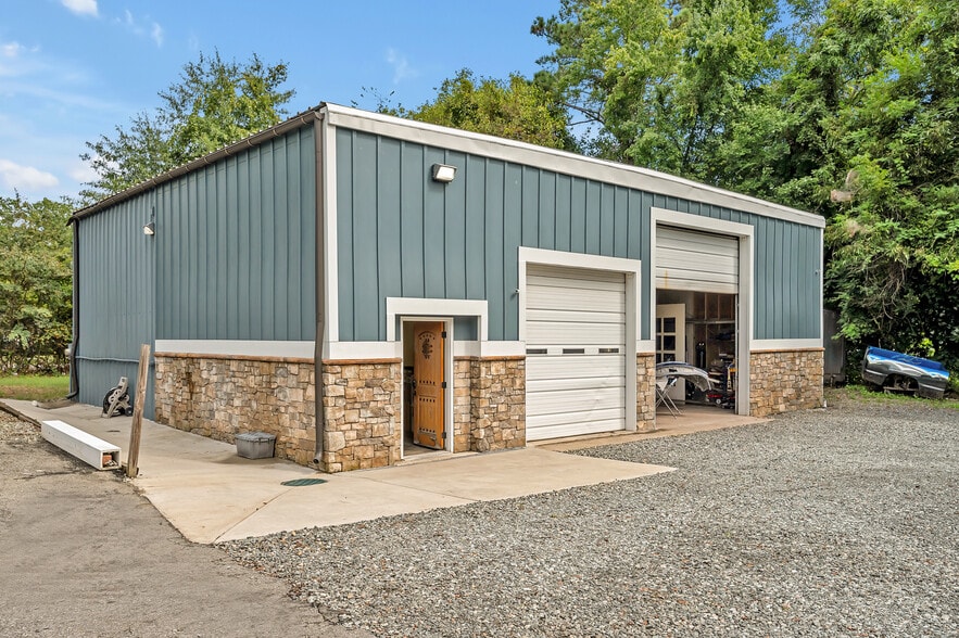 More Photos Of 1015 Ellis Rd, Durham Light Manufacturing For Sale