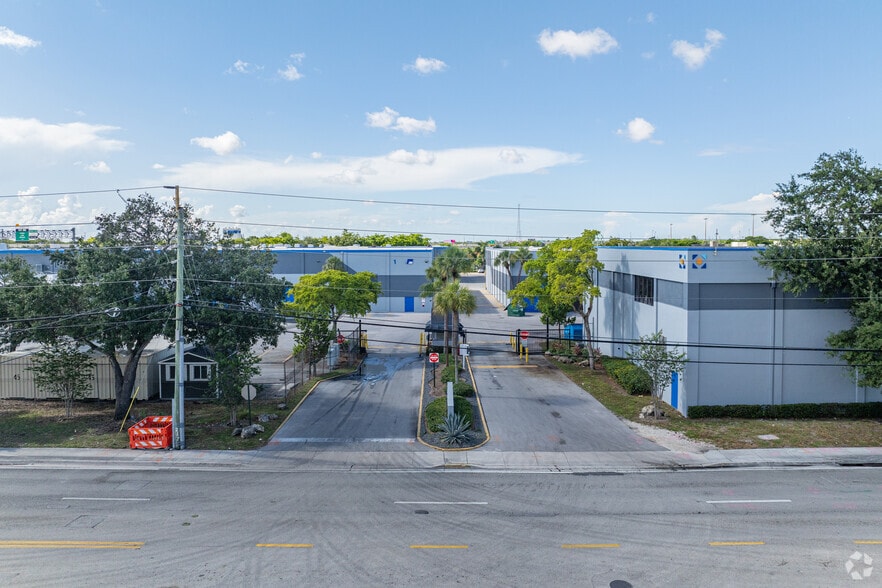 Primary Photo Of 1919 NW 19th St, Fort Lauderdale Warehouse For Lease