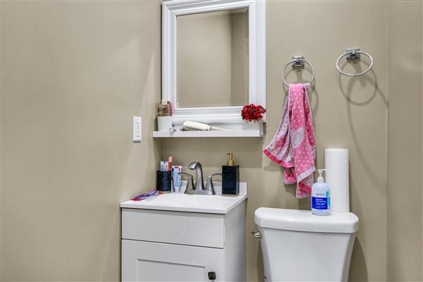 More Photos Of 609 Corwin Ave, Glendale Multifamily For Sale