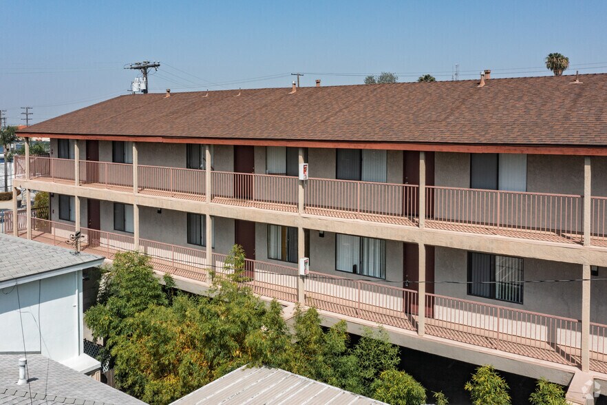 More Photos Of 1776 Temple Ave, Long Beach Apartments For Sale