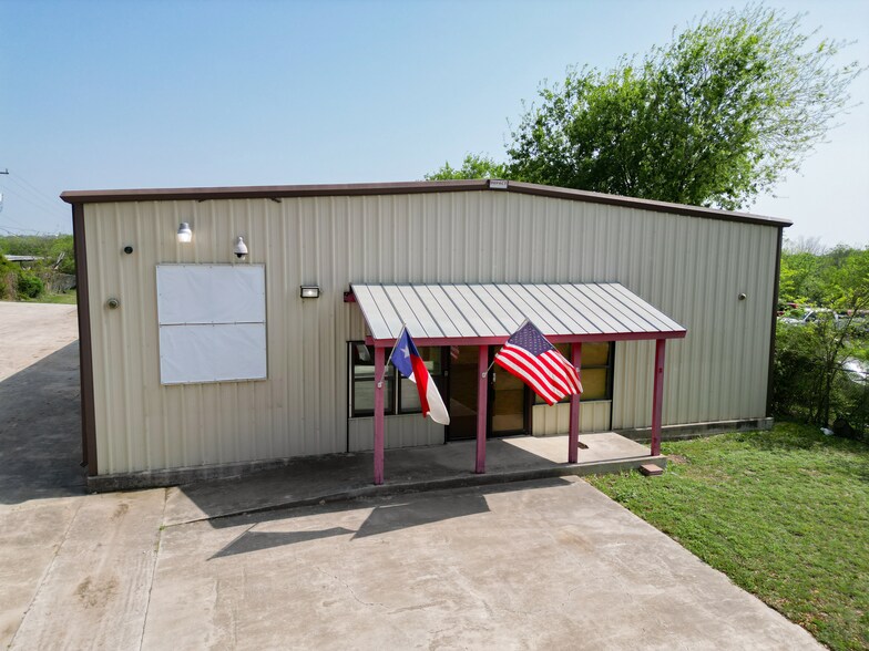 More Photos Of 13250 Lookout Rd, San Antonio Warehouse For Sale