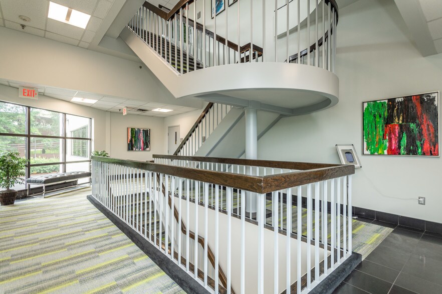 More Photos Of 50 Speen St, Framingham Office For Lease