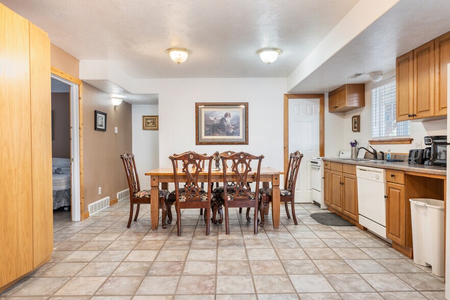 More Photos Of 11550 Pigeon Hollow Rd, Spring City Hotel For Sale
