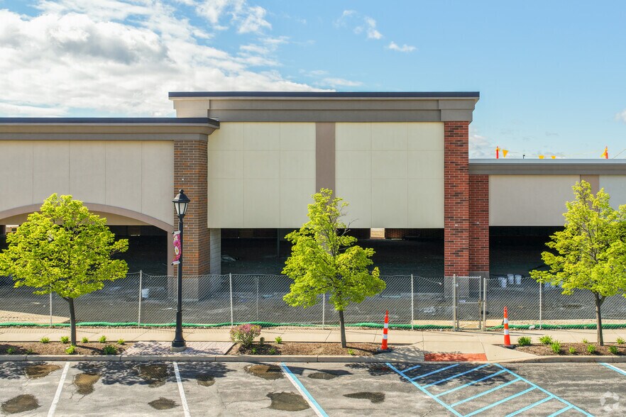 More Photos Of 5000 Levis Commons Blvd, Perrysburg Freestanding For Lease