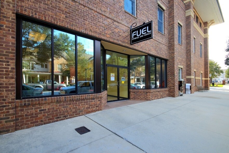 More Photos Of 300 Long Pointe Ln, Columbia Storefront Retail Office For Sale