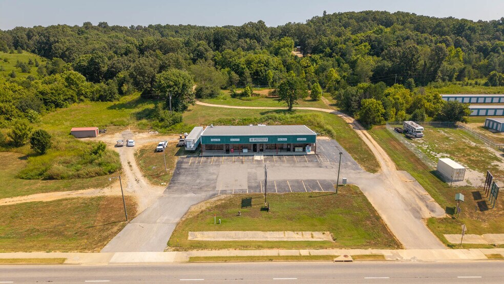 More Photos Of 746 US-63 Hwy, Mammoth Spring General Retail For Sale