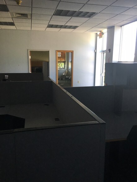 More Photos Of 1728-1730 Route 30, Clinton Warehouse For Lease